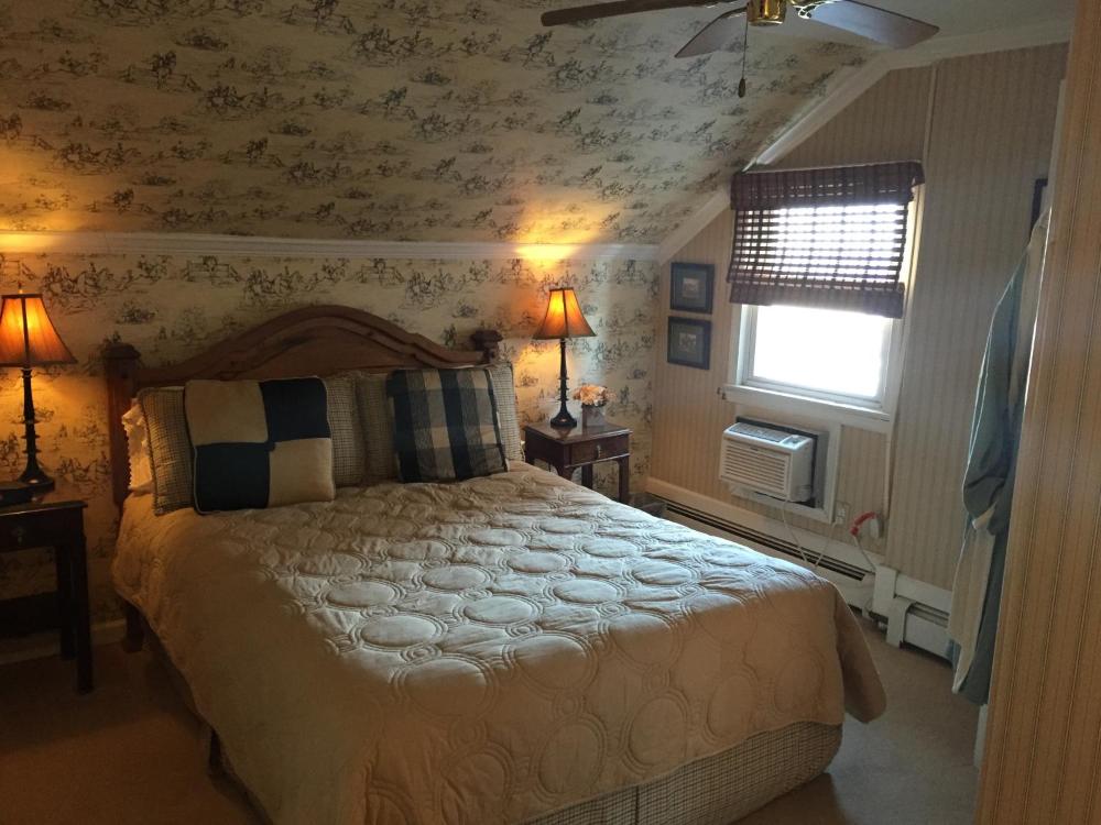 Hunt Room interior
